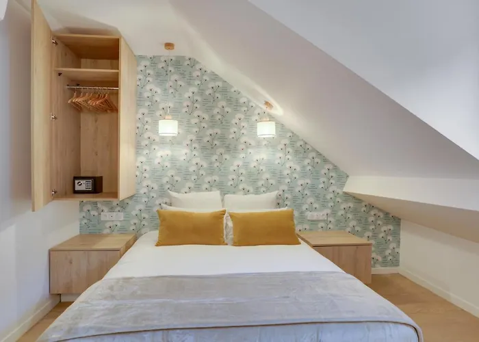 Bastille Chicsuites *