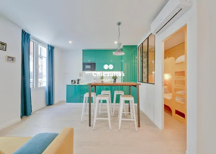 Bastille Chicsuites *