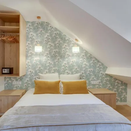 Bastille Chicsuites *