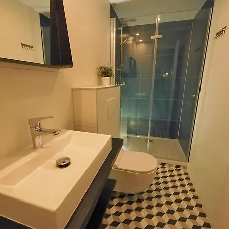 Bastille Chicsuites *