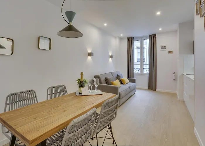 Bastille Chicsuites *