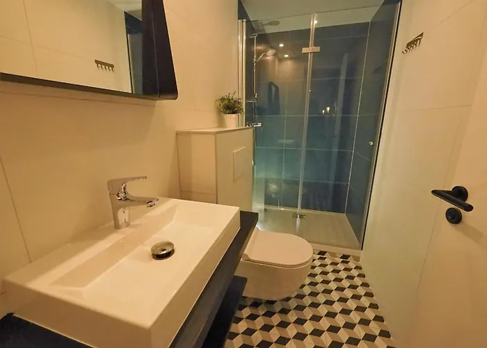 Bastille Chicsuites *