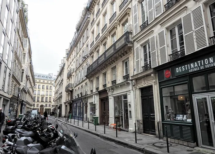 Bastille Chicsuites Apartman *